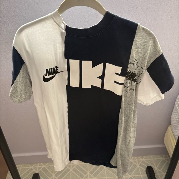 NIKEx SACAI sz XS Hybrid Tee Navy Blue Stripe Tshirt CD6311 White Gray - Picture 2 of 10